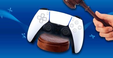 PlayStation controller next to court gavel symbolizing Dutch class action lawsuit